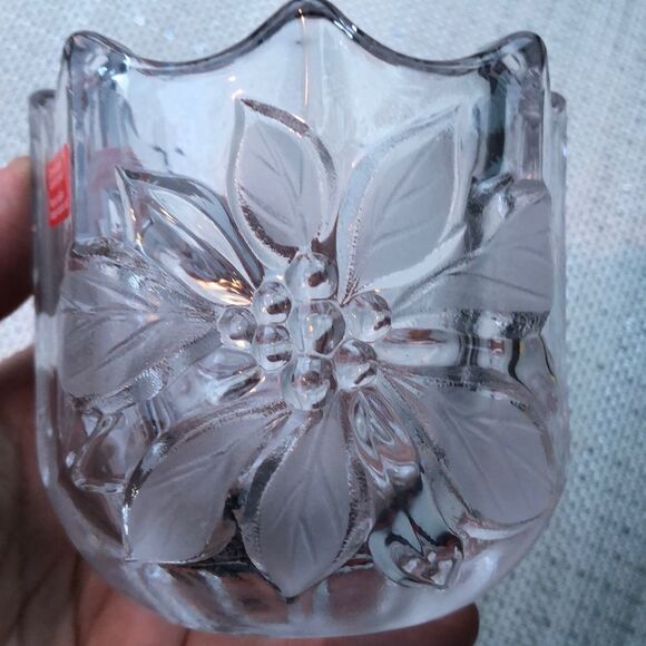 Mikasa Festive Poinsettia Candle Holder - Picture 1 of 6